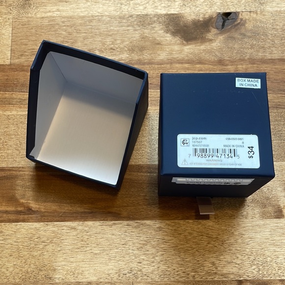 Pure Silver Plated textured band (Size 8) NWT - Picture 4 of 4